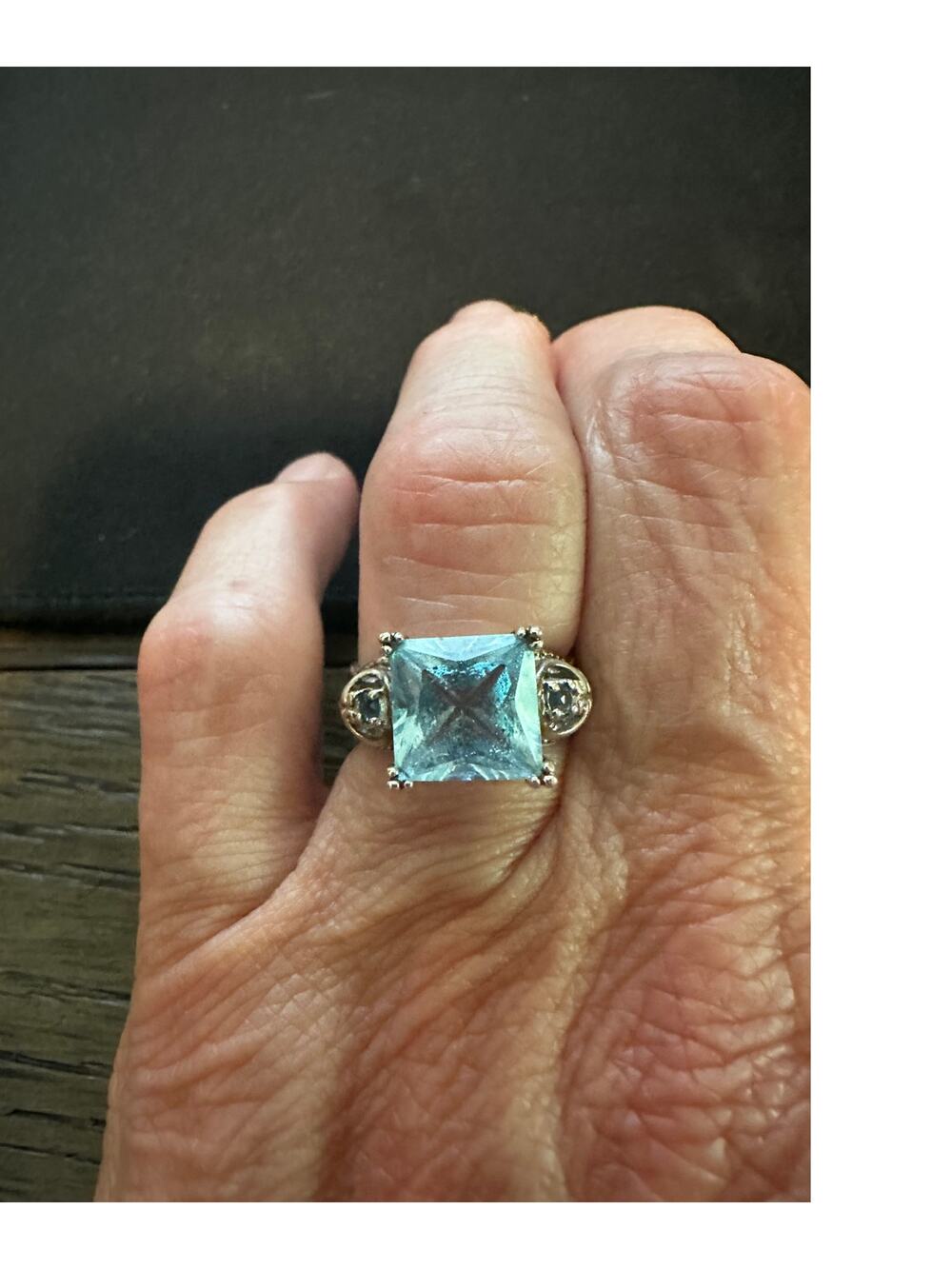 STERLING SILVER AND AQUAMARINE STONE RING; SIZE 7 3/4